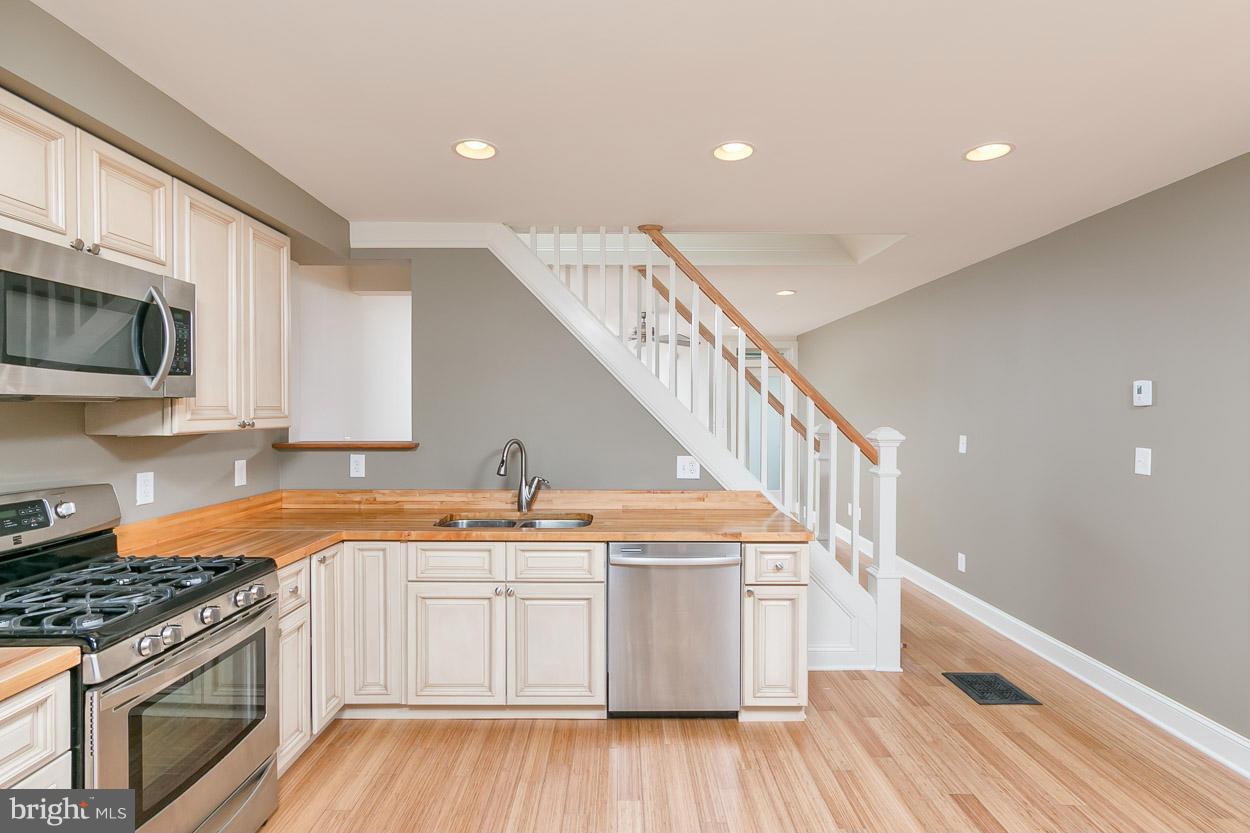 3823 Roland Avenue Baltimore, MD 21211 - Photo 7 of 30 Gourmet Kitchen