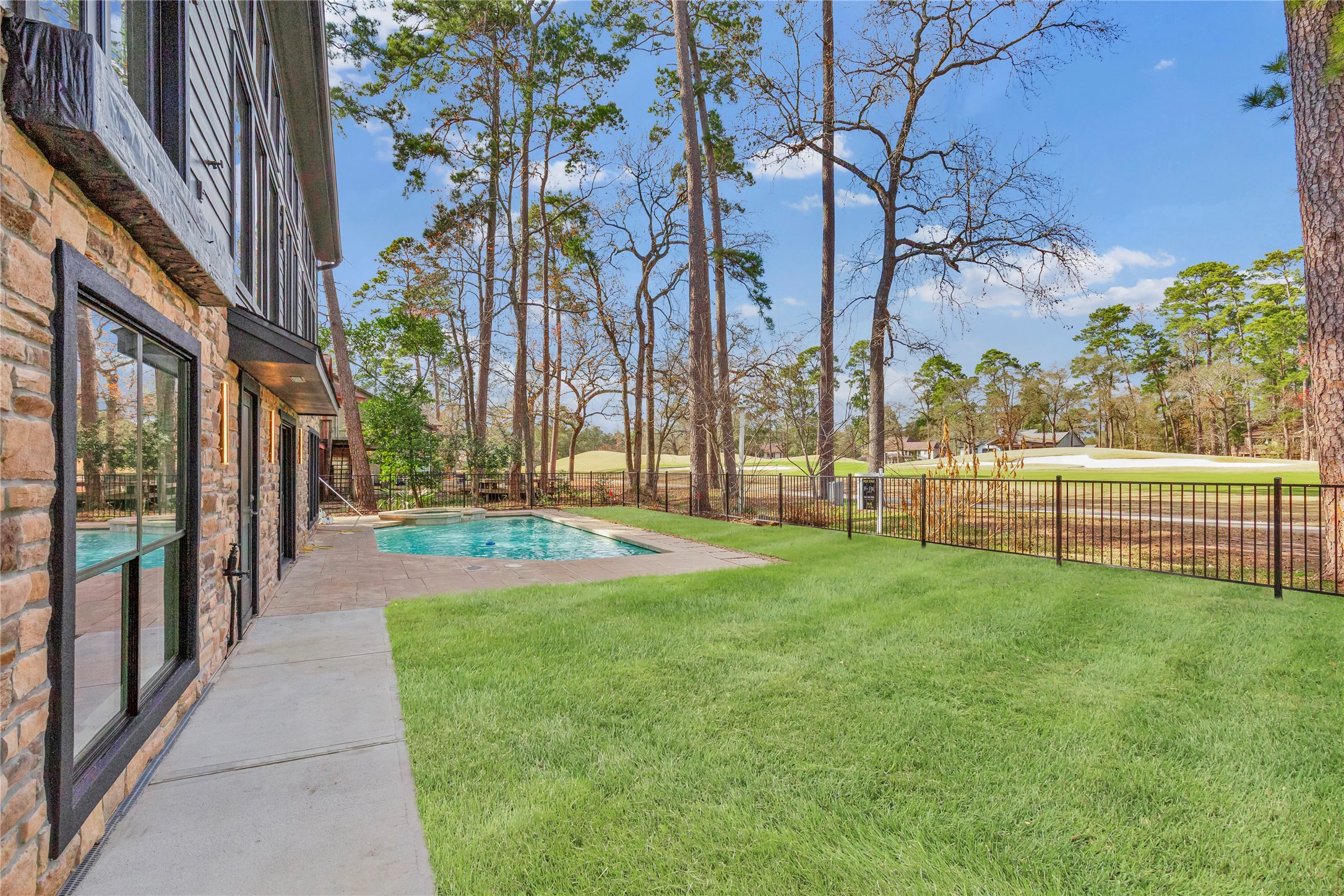 20 Buttonbush Court The Woodlands, TX 77380 - Photo 37 of 43 a view of a garden