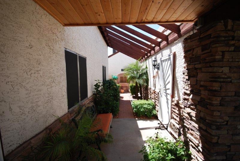 1213 East Utopia Road Phoenix, AZ 85024 - Photo 3 of 21 Front