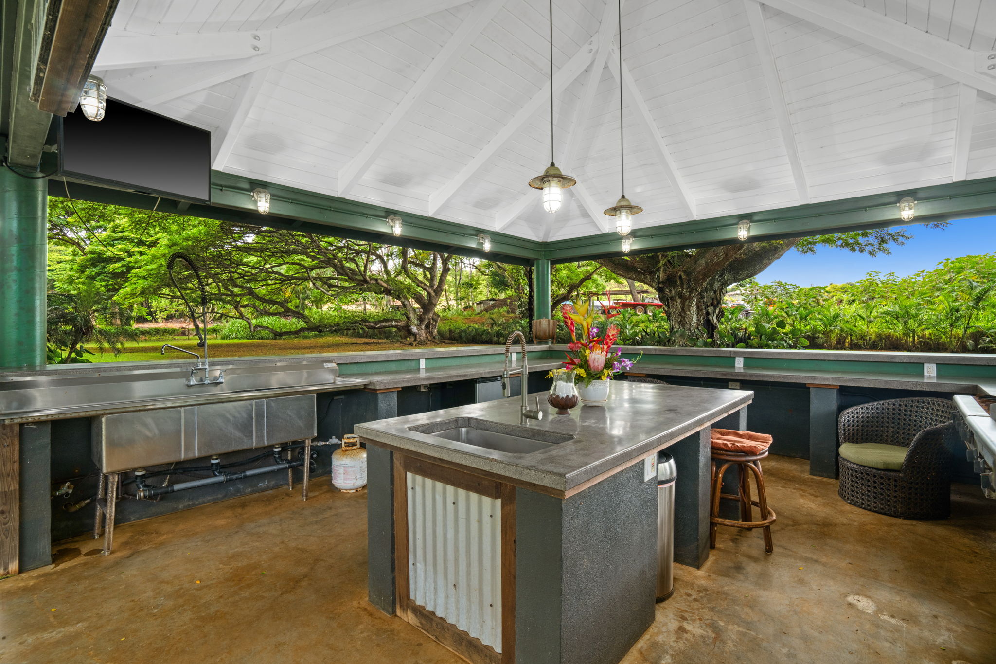 5311 A Hauaala Road Kapaa, HI 96746 - Photo 24 of 30 a kitchen with a sink and a stove