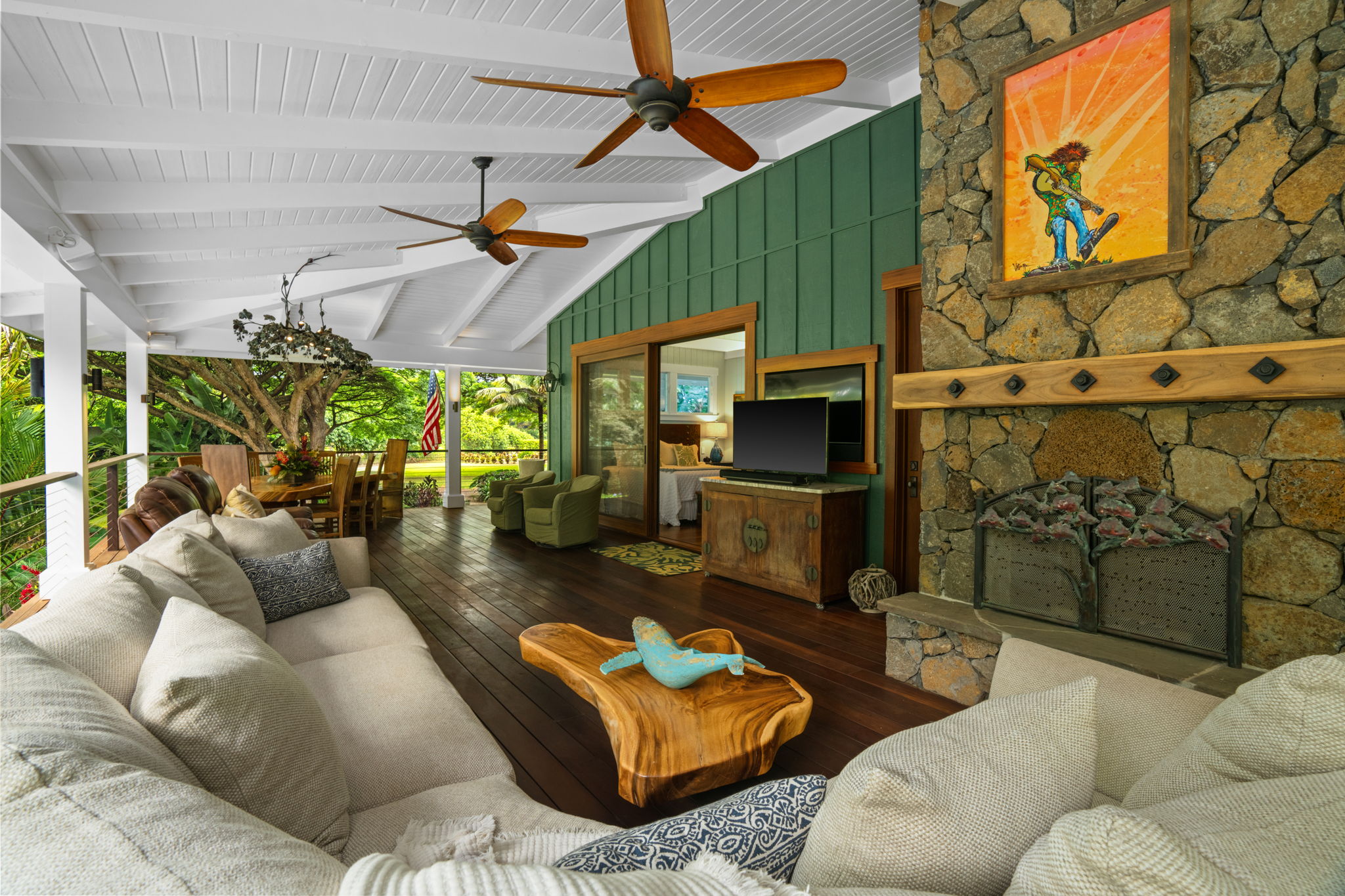 5311 A Hauaala Road Kapaa, HI 96746 - Photo 8 of 30 a living room filled with furniture
