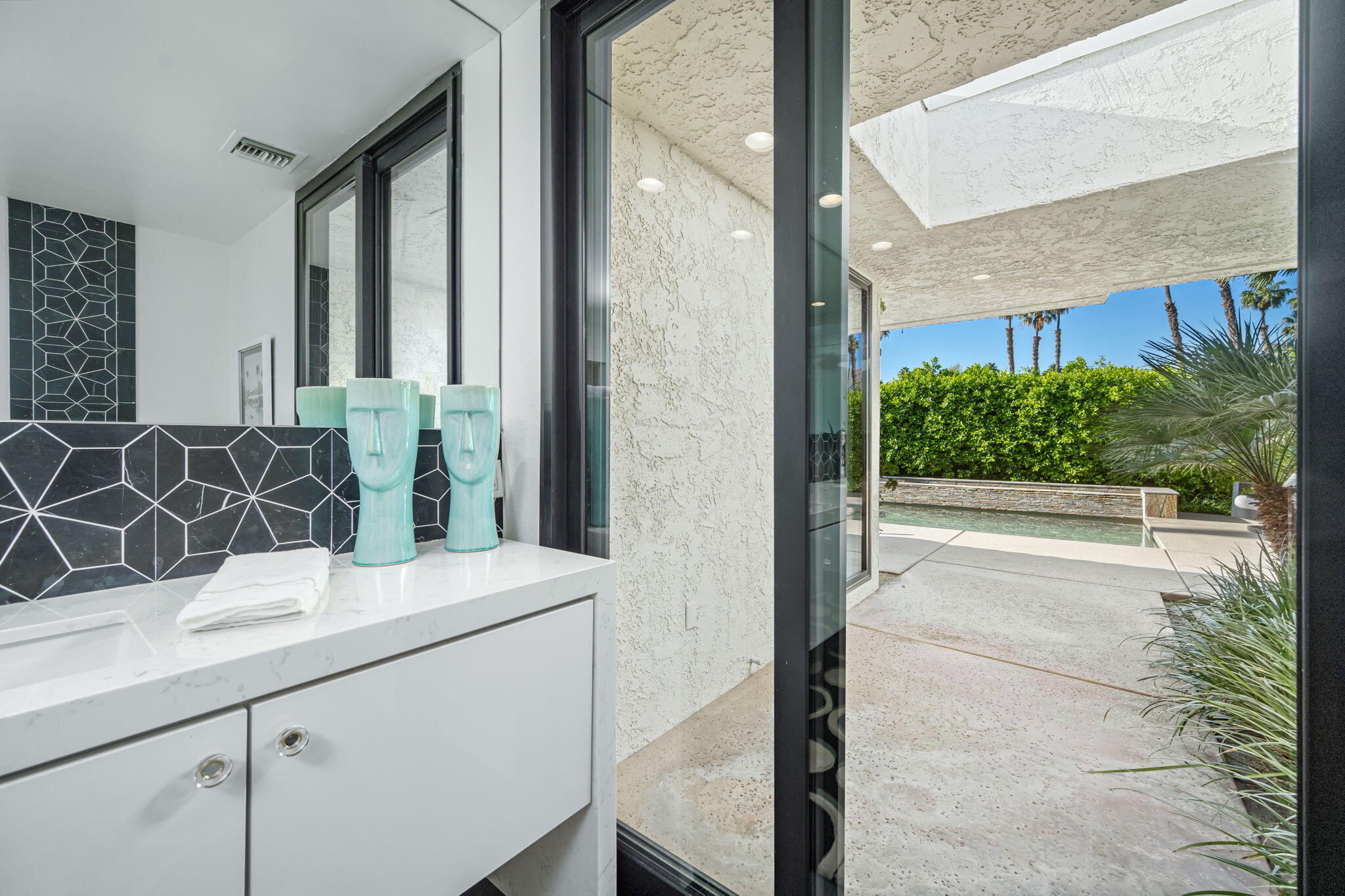 63 Colgate Drive Rancho Mirage, CA 92270 - Photo 42 of 48 1st Bathroom southeast
