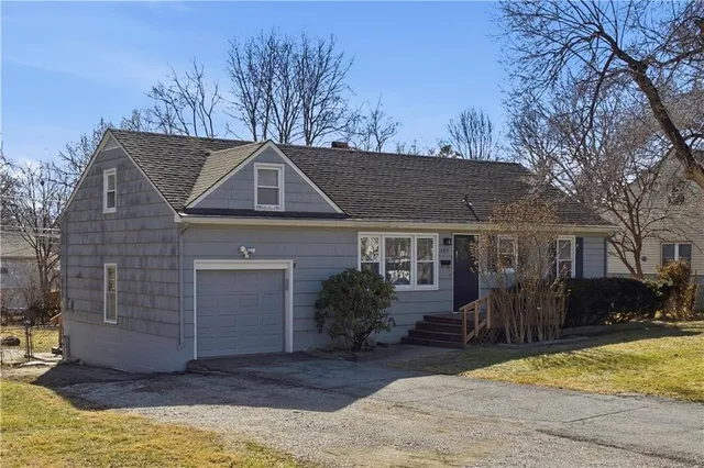 $215,000 | 409 East 90th Street, Kansas City, MO 64131