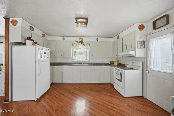 $189,900 | 1208 Dry Road, Speedwell, VA 24374