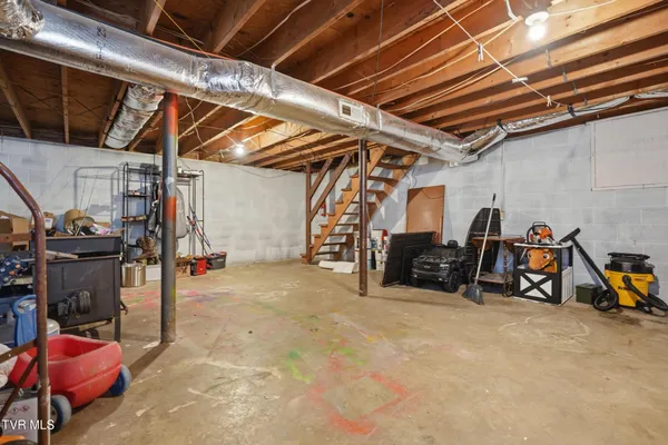 $189,900 | 1208 Dry Road, Speedwell, VA 24374