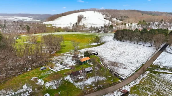 $189,900 | 1208 Dry Road, Speedwell, VA 24374