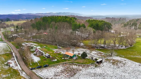 $189,900 | 1208 Dry Road, Speedwell, VA 24374