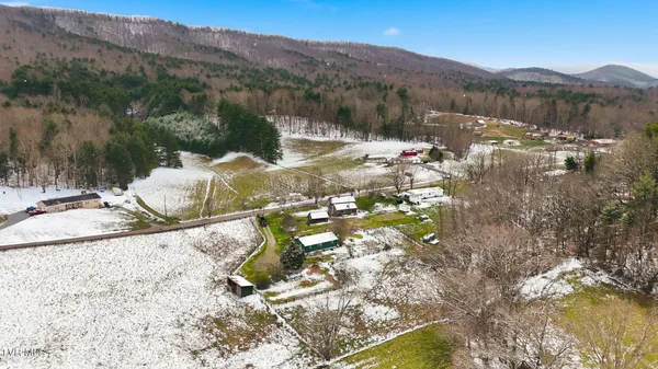 $189,900 | 1208 Dry Road, Speedwell, VA 24374