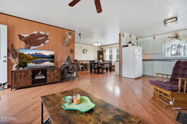 $189,900 | 1208 Dry Road, Speedwell, VA 24374