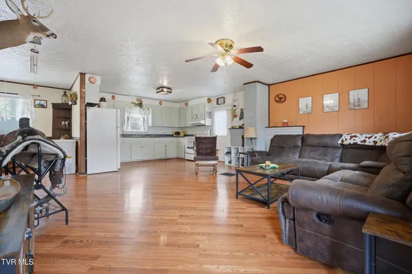 $189,900 | 1208 Dry Road, Speedwell, VA 24374