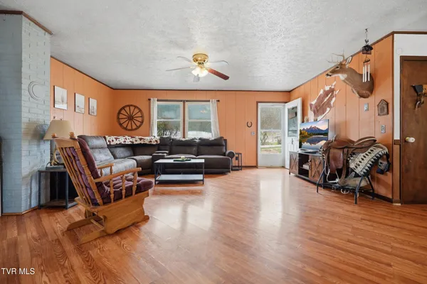 $189,900 | 1208 Dry Road, Speedwell, VA 24374