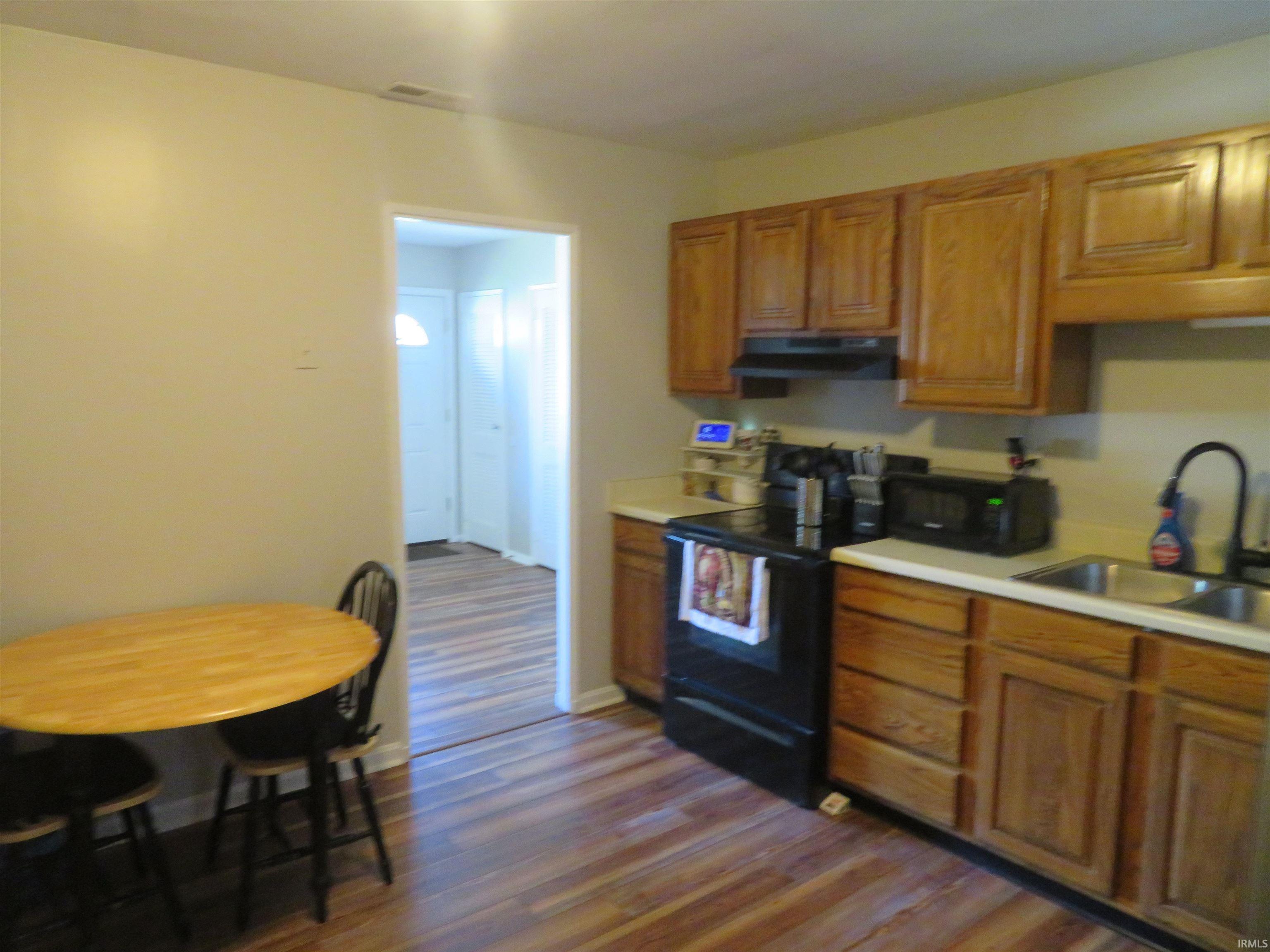 608 Hanover Road Evansville, IN 47710 - Photo 3 of 17 Gallery Image 3