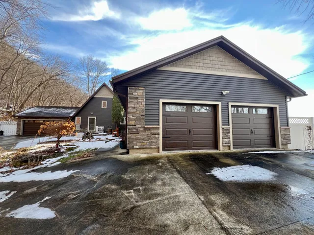 $779,000 | 9642 Highway 35, De Soto, WI 54624