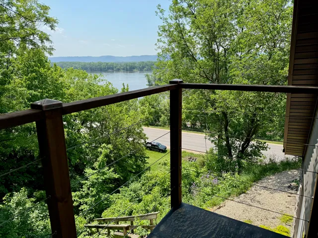 $779,000 | 9642 Highway 35, De Soto, WI 54624