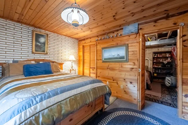 $779,000 | 9642 Highway 35, De Soto, WI 54624