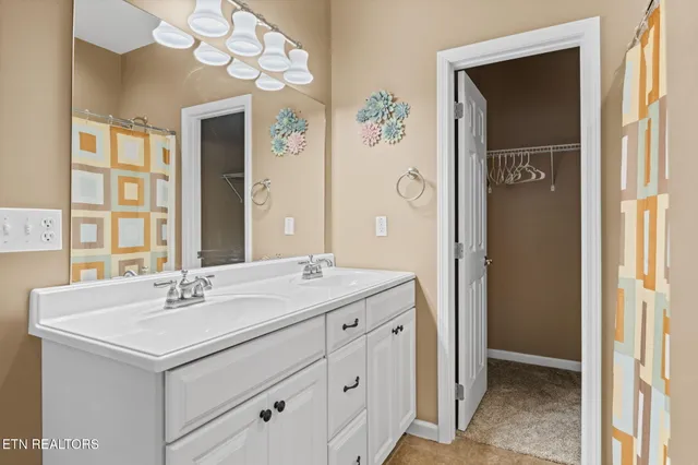 $899,900 | 1466 Deerfield Way, La Follette, TN 37766