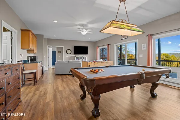 $899,900 | 1466 Deerfield Way, La Follette, TN 37766