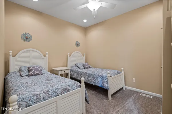 $899,900 | 1466 Deerfield Way, La Follette, TN 37766