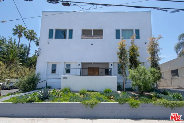 $2,195 | 3700 Sunset Boulevard, Los Angeles, CA 90026