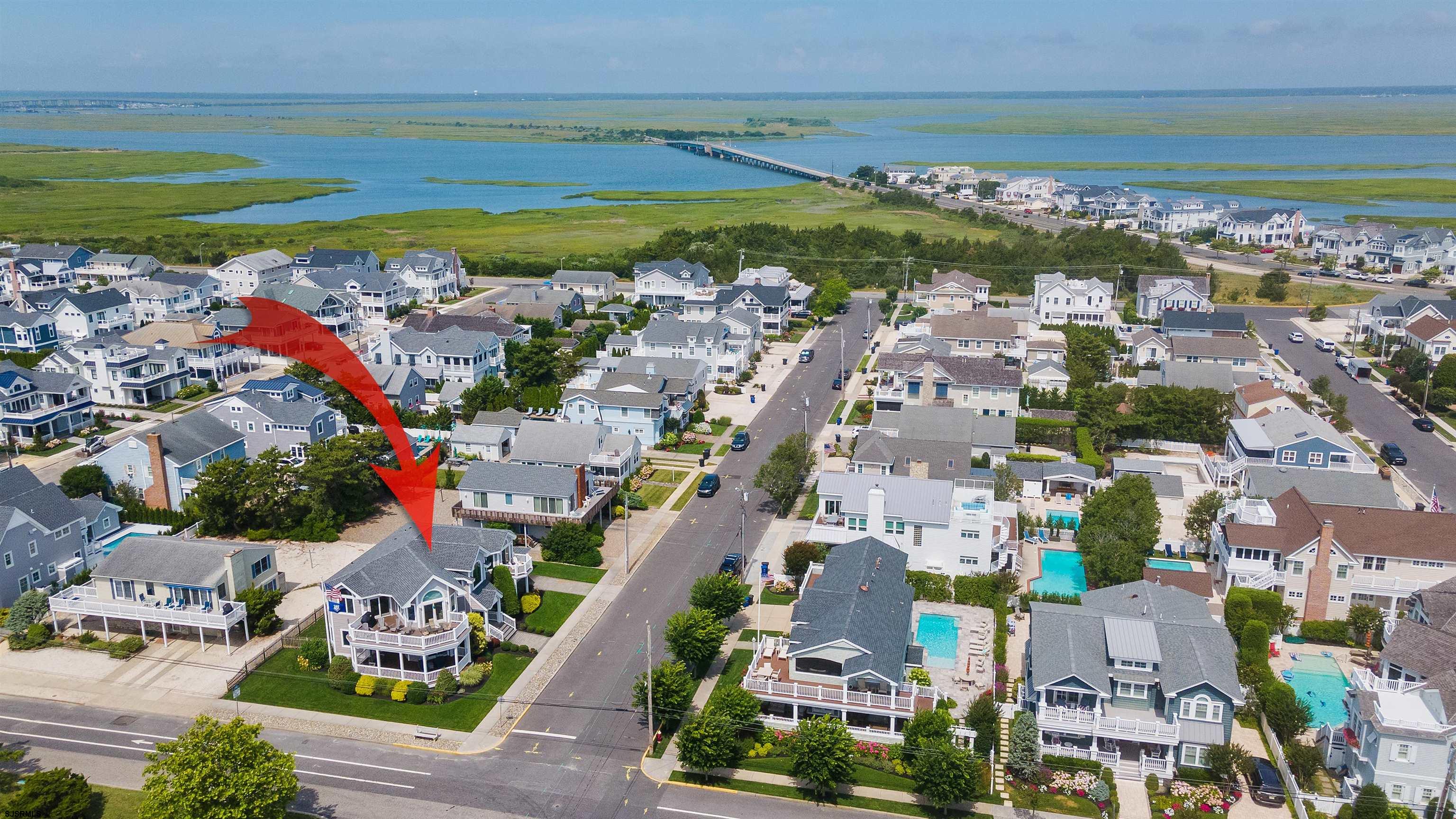 11901 2nd Avenue Stone Harbor, NJ 08247 - Photo 4 of 40 a view of a city with an ocean