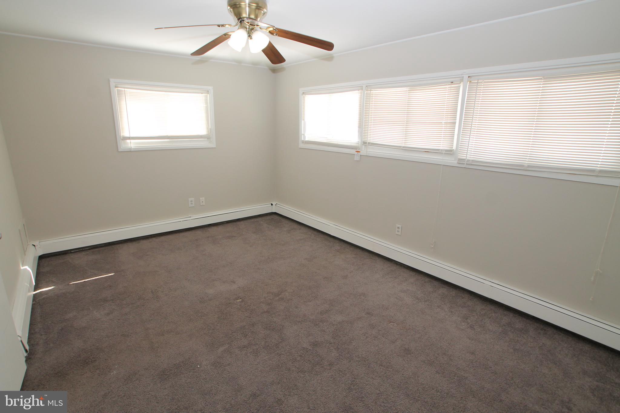 46 Harp Road Levittown, PA 19056 - Photo 7 of 28 Gallery Image 7