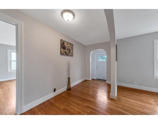 38 White Street Chicopee, MA 01013 - Photo 3 of 30