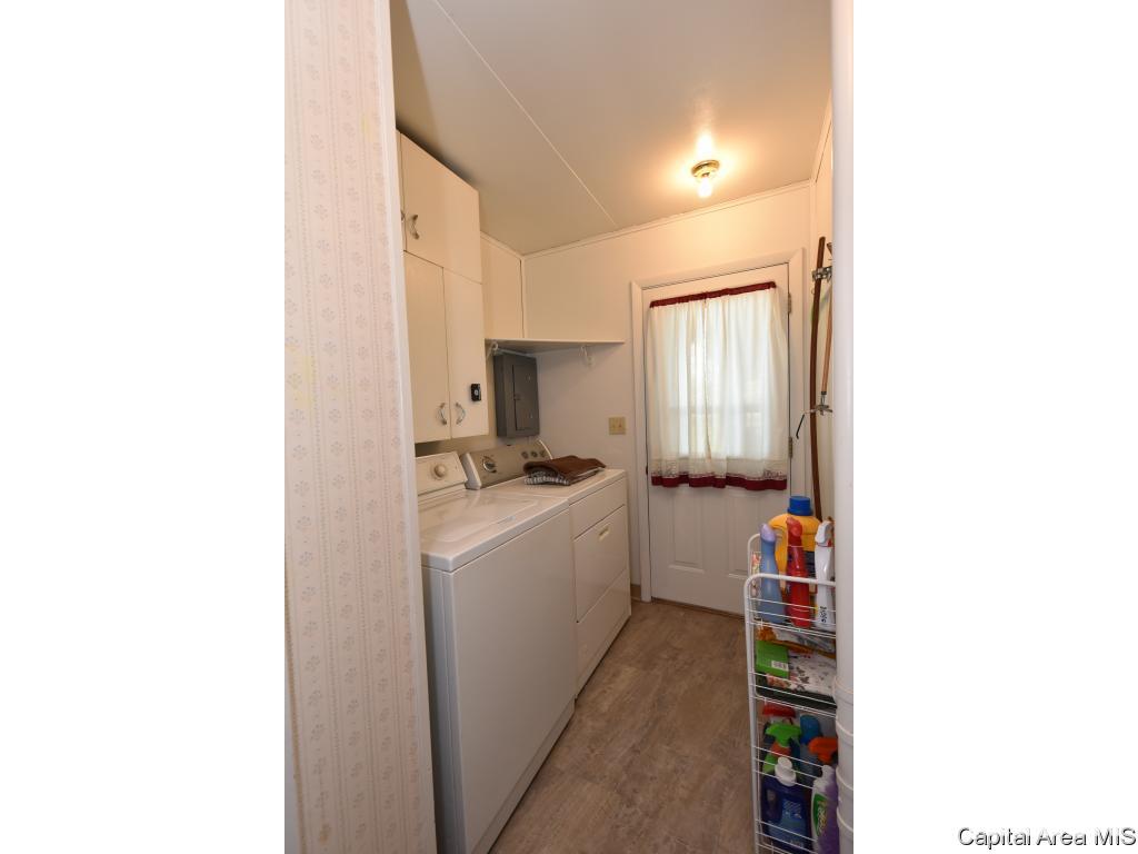 2436 East Wilshire Road Springfield, IL 62703 - Photo 11 of 35