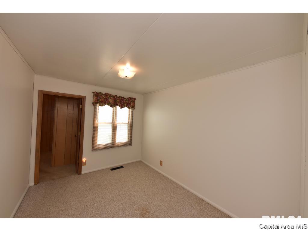 2436 East Wilshire Road Springfield, IL 62703 - Photo 12 of 35