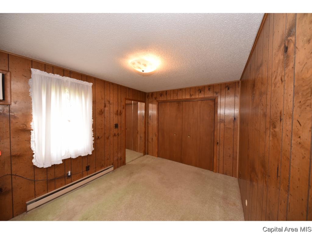 2436 East Wilshire Road Springfield, IL 62703 - Photo 16 of 35