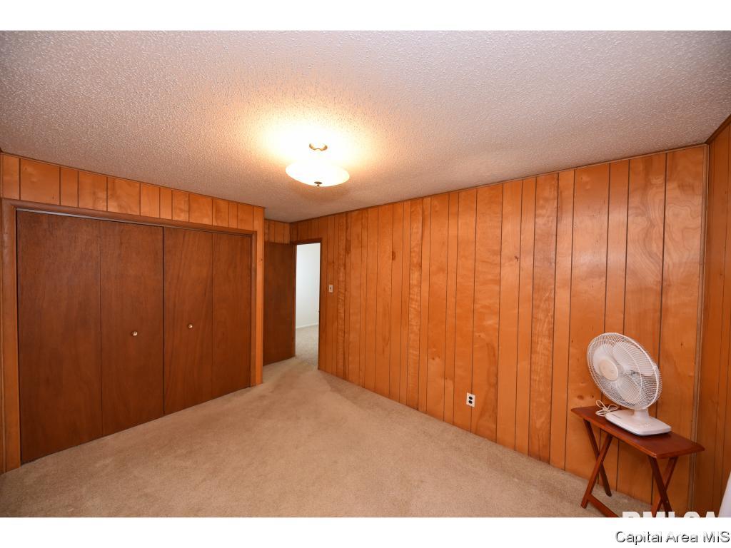 2436 East Wilshire Road Springfield, IL 62703 - Photo 18 of 35