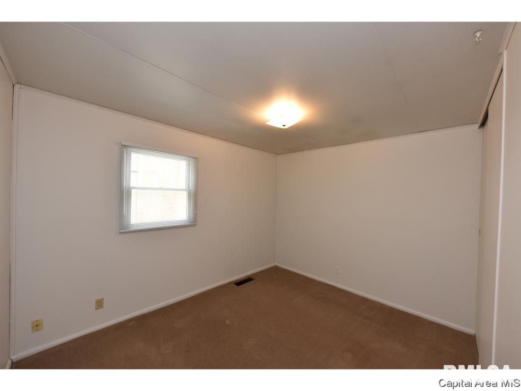 2436 East Wilshire Road Springfield, IL 62703 - Photo 19 of 35