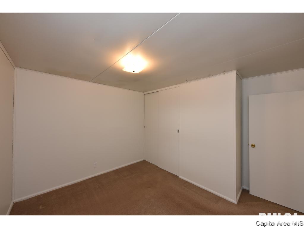 2436 East Wilshire Road Springfield, IL 62703 - Photo 20 of 35