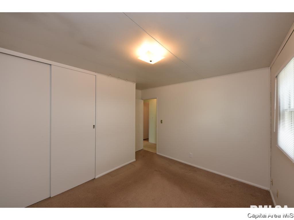 2436 East Wilshire Road Springfield, IL 62703 - Photo 21 of 35