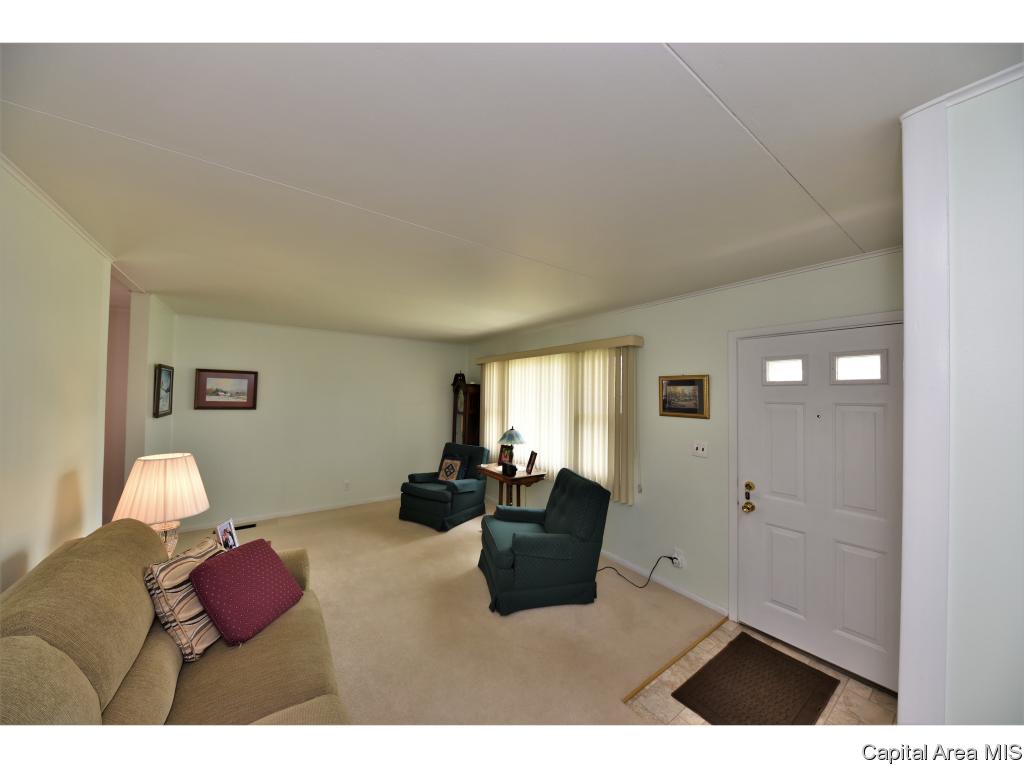 2436 East Wilshire Road Springfield, IL 62703 - Photo 4 of 35