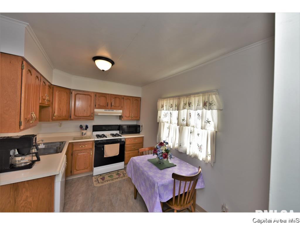 2436 East Wilshire Road Springfield, IL 62703 - Photo 6 of 35