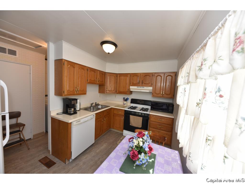 2436 East Wilshire Road Springfield, IL 62703 - Photo 7 of 35