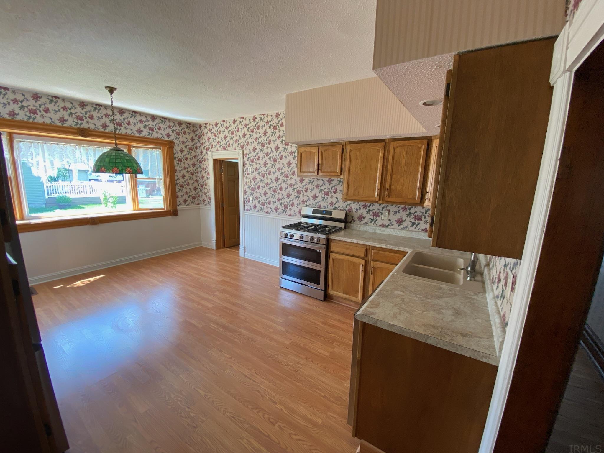 1602 Main Street Rochester, IN 46975 - Photo 6 of 27