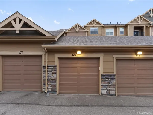 a view of a sky view