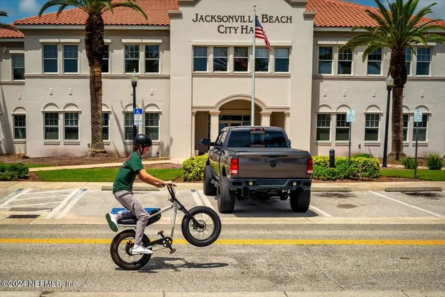 $3,200 | 1205 2nd Street South, Unit 1205, Jacksonville Beach, FL 32250