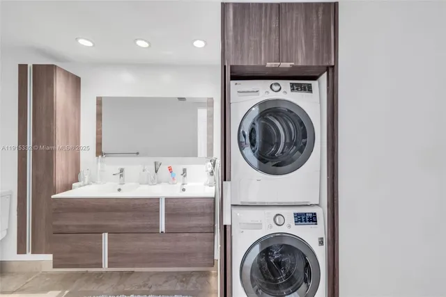 $9,000 | 11 Island Avenue, Unit 411, Miami Beach, FL 33139