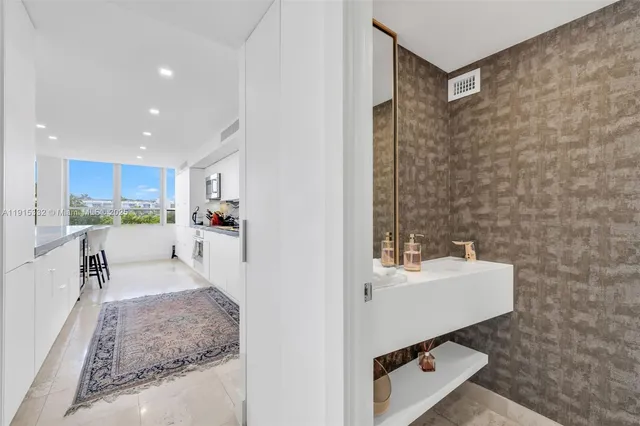 $9,000 | 11 Island Avenue, Unit 411, Miami Beach, FL 33139