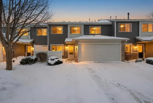 $259,900 | 2037 Gresham Avenue North, Oakdale, MN 55128