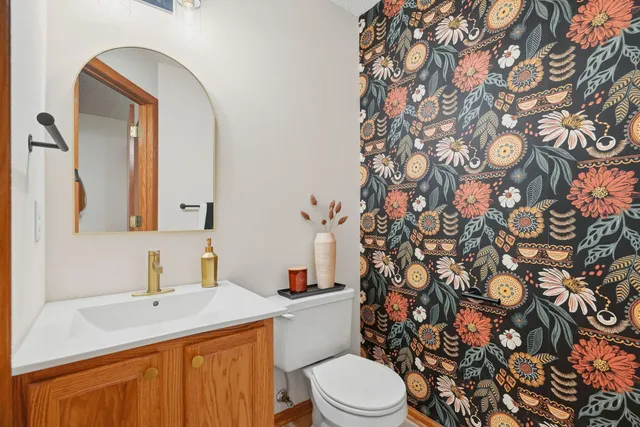 $259,900 | 2037 Gresham Avenue North, Oakdale, MN 55128