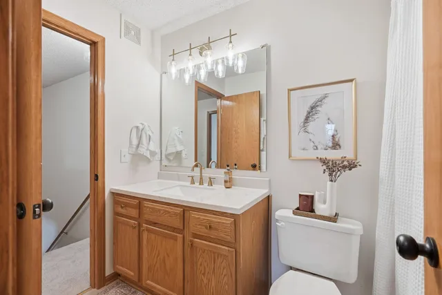 $259,900 | 2037 Gresham Avenue North, Oakdale, MN 55128