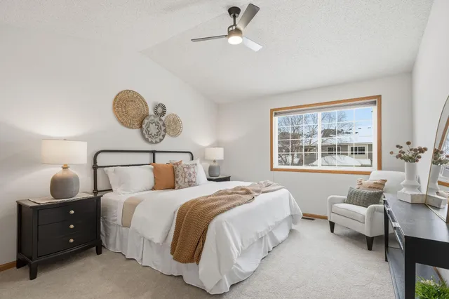 $259,900 | 2037 Gresham Avenue North, Oakdale, MN 55128