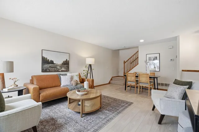 $259,900 | 2037 Gresham Avenue North, Oakdale, MN 55128