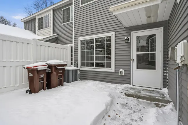 $259,900 | 2037 Gresham Avenue North, Oakdale, MN 55128