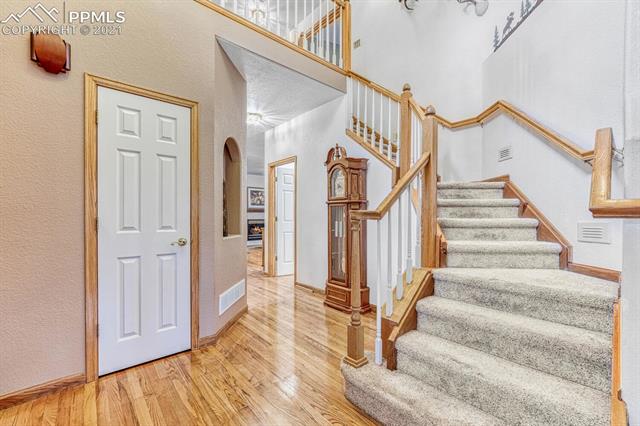 8314 Inca Road Larkspur, CO 80118 - Photo 5 of 47 Gallery Image 5