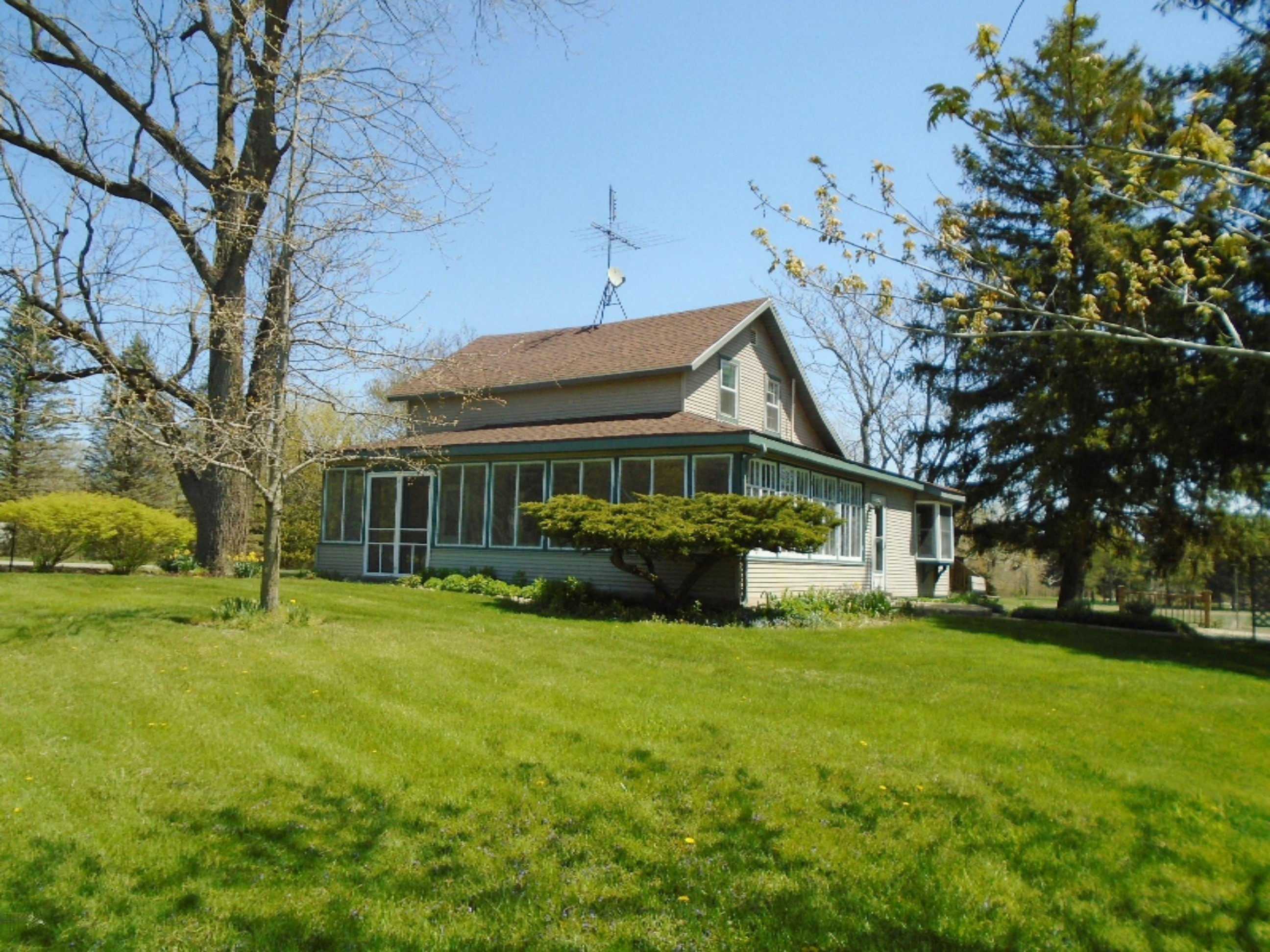 13713 Mill Road Three Oaks, MI 49128 - Photo 3 of 26 DSC00274