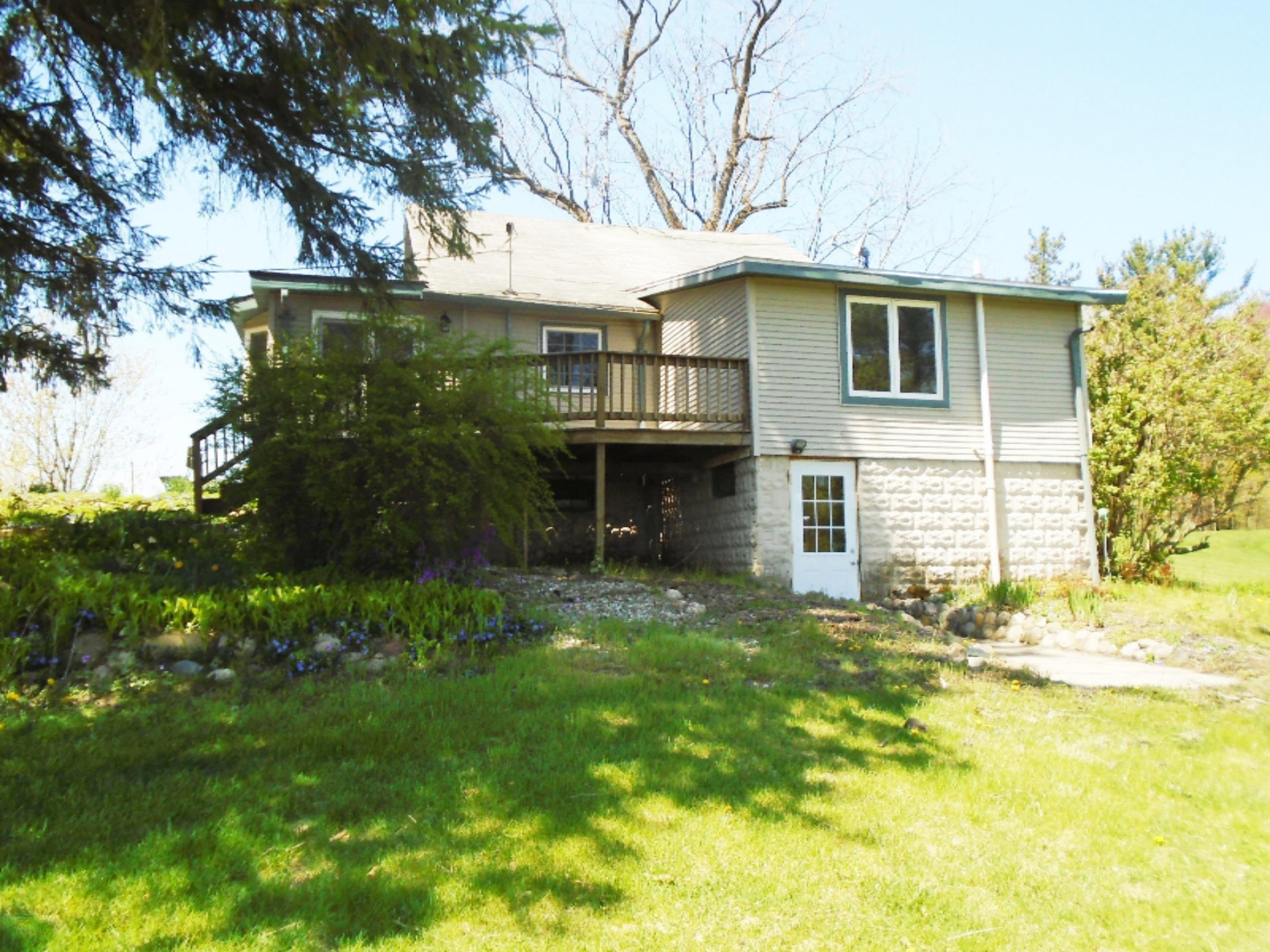 13713 Mill Road Three Oaks, MI 49128 - Photo 4 of 26 DSC00276
